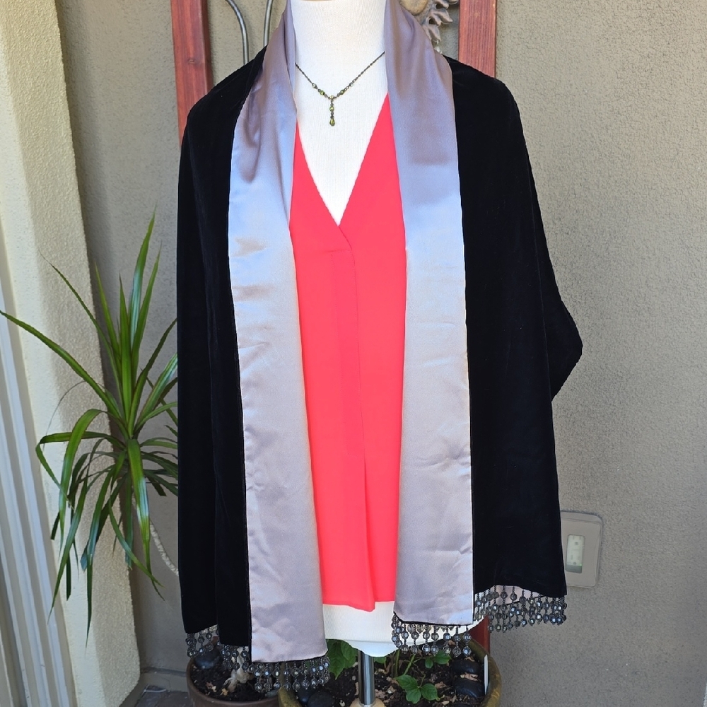 Victoria's Secret Black and Silver Beaded Wrap. - Picture 2 of 7